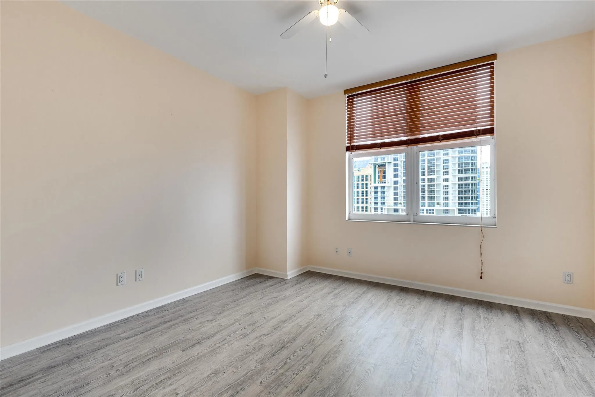 511 SE 5th Ave, #1621