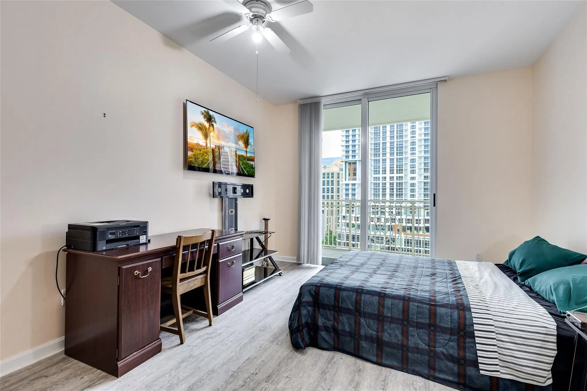 511 SE 5th Ave, #1621