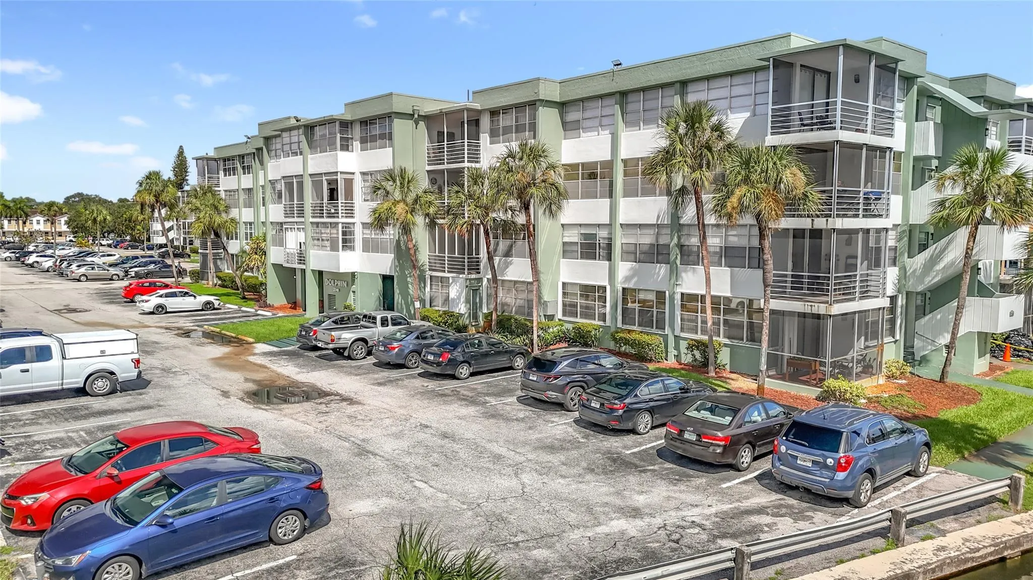 2741 Taft St, #307
