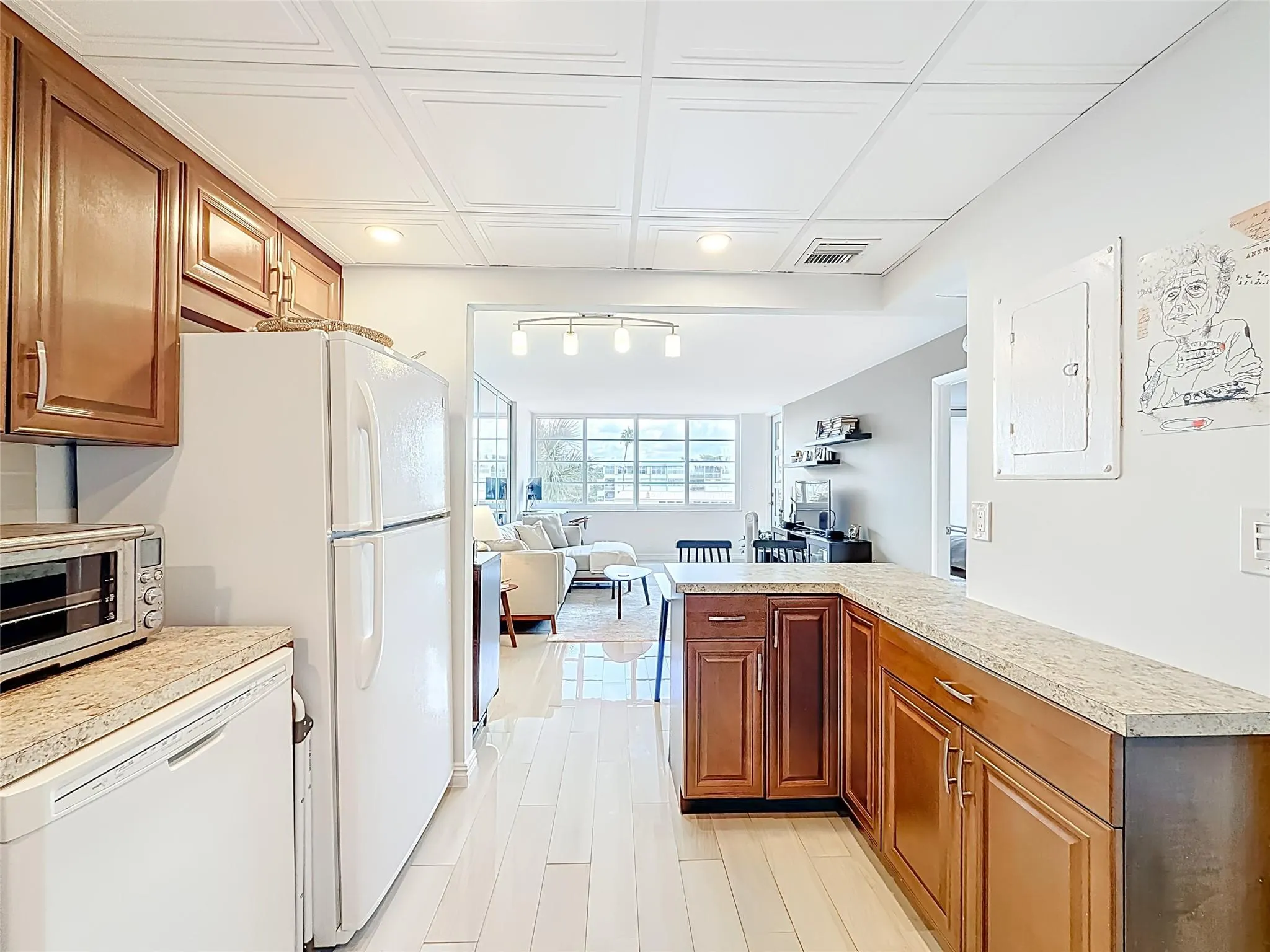 2741 Taft St, #307