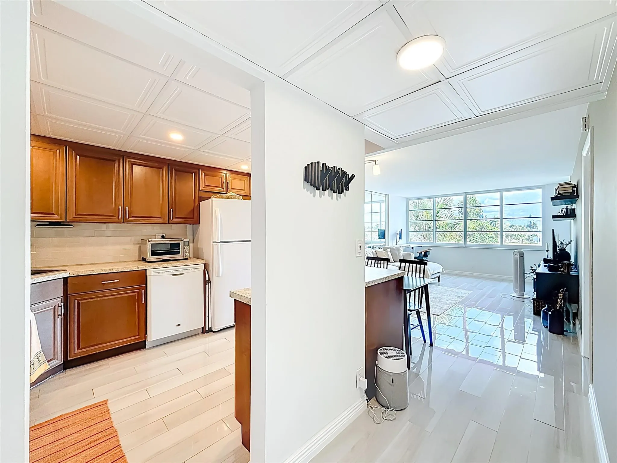 2741 Taft St, #307