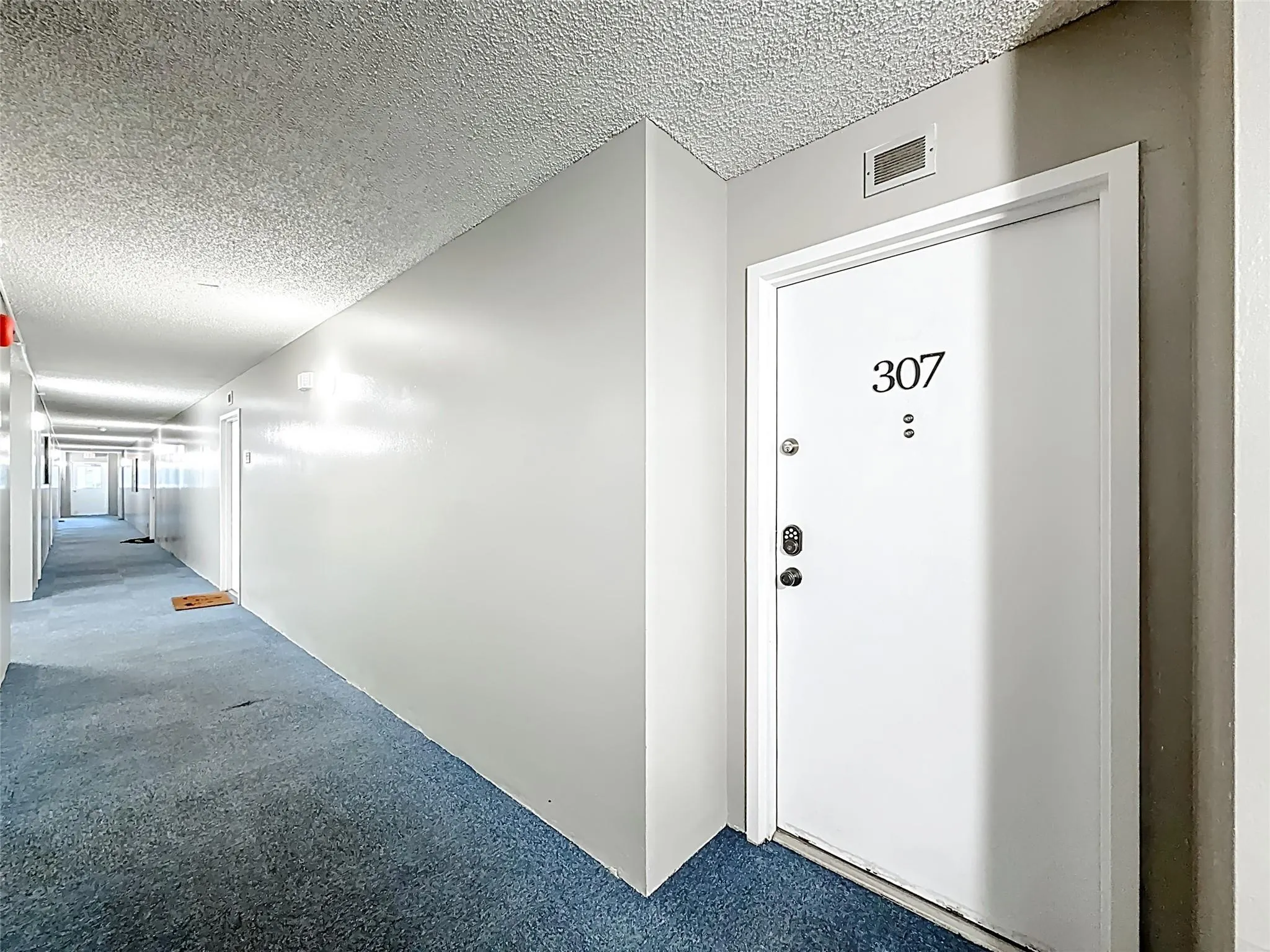 2741 Taft St, #307