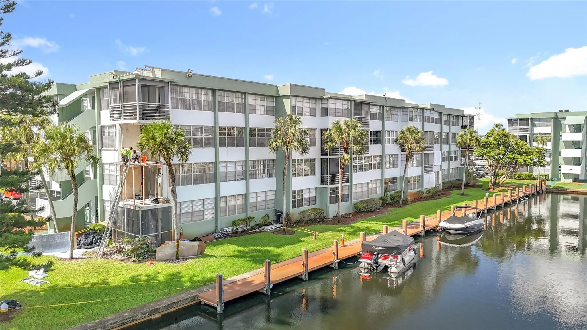 2741 Taft St, #307