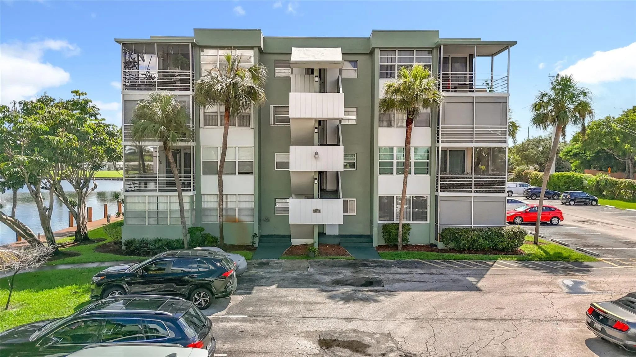 2741 Taft St, #307