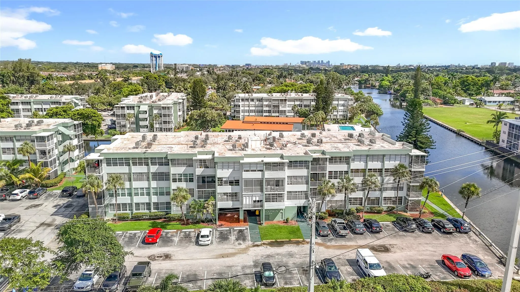 2741 Taft St, #307