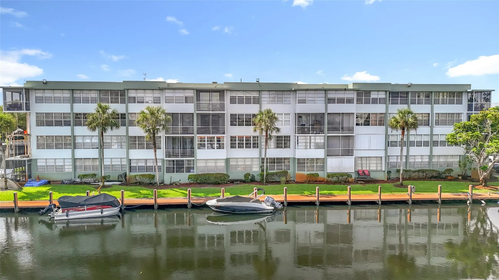 2741 Taft St, #307