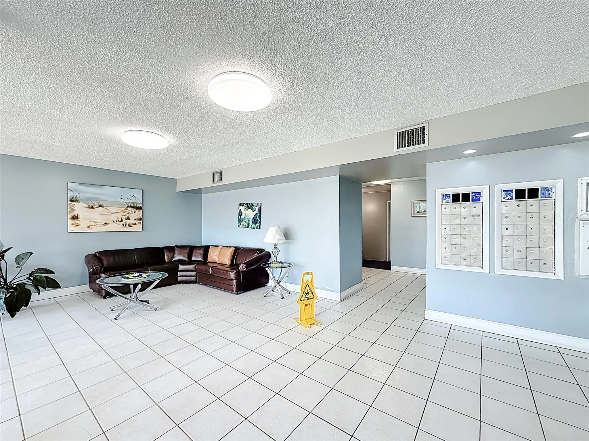 2741 Taft St, #307