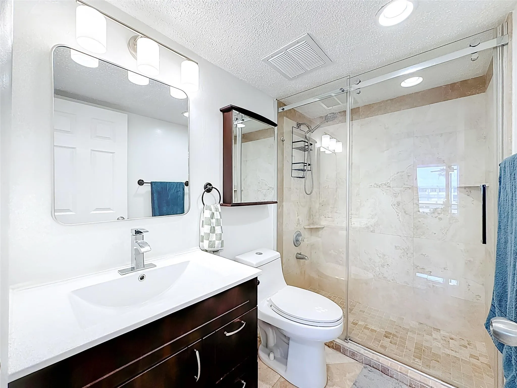 2741 Taft St, #307