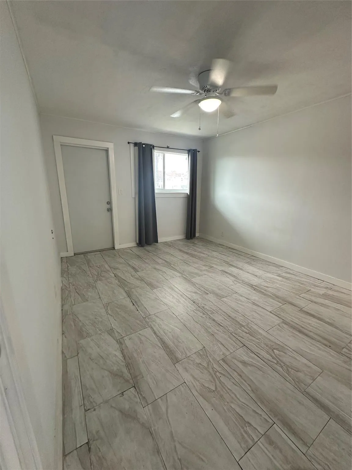 2175 NE 56th St, #106