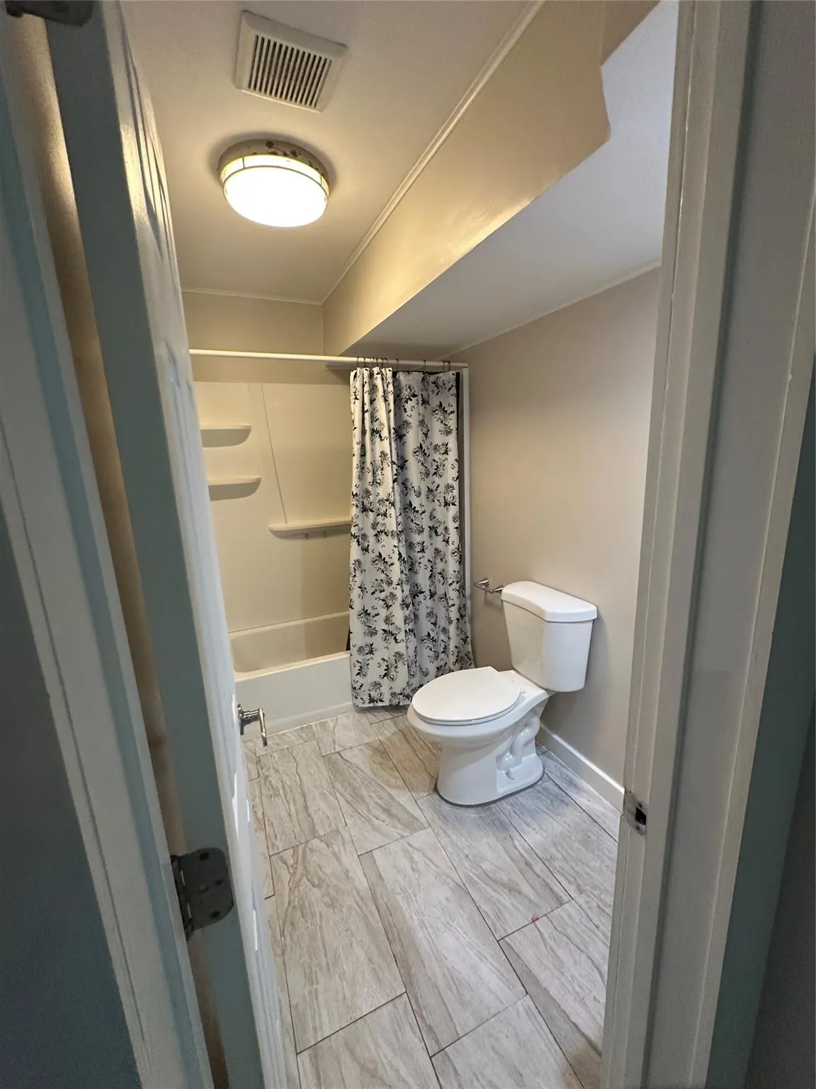 2175 NE 56th St, #106