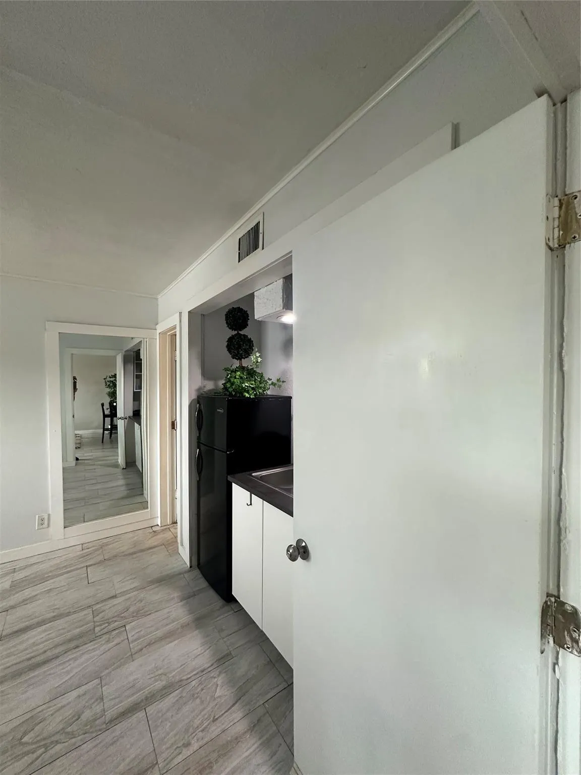 2175 NE 56th St, #106