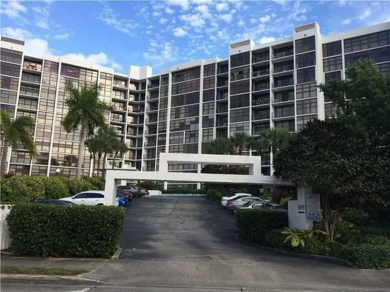 400 Leslie Dr, #717