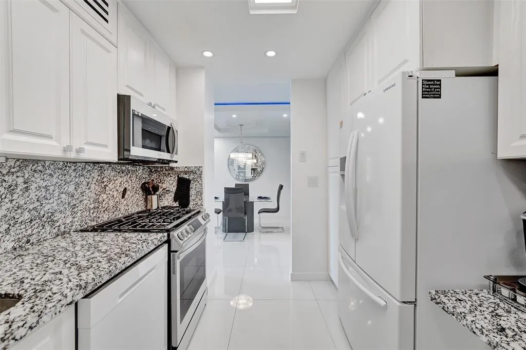 2030 S Ocean Dr, #510
