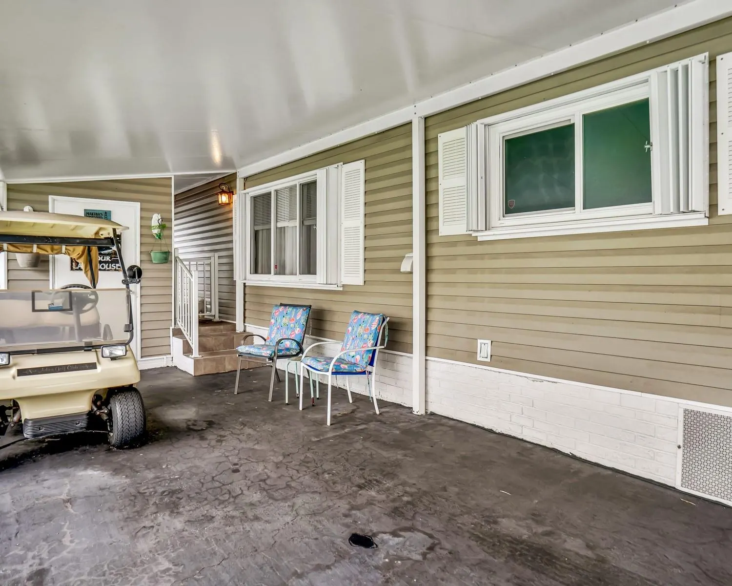 3055 Lakeshore Drive