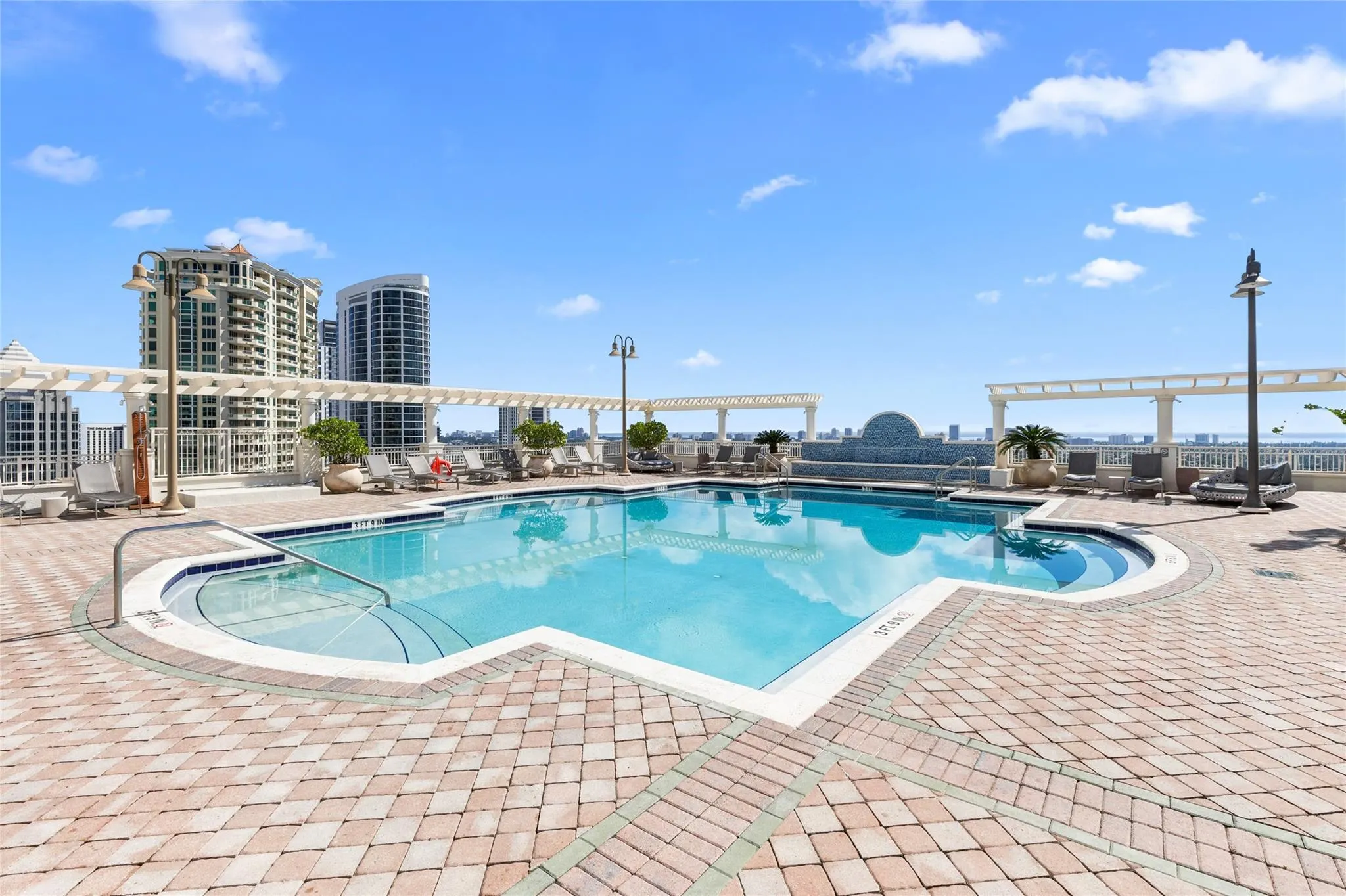 511 SE 5th Ave, #910