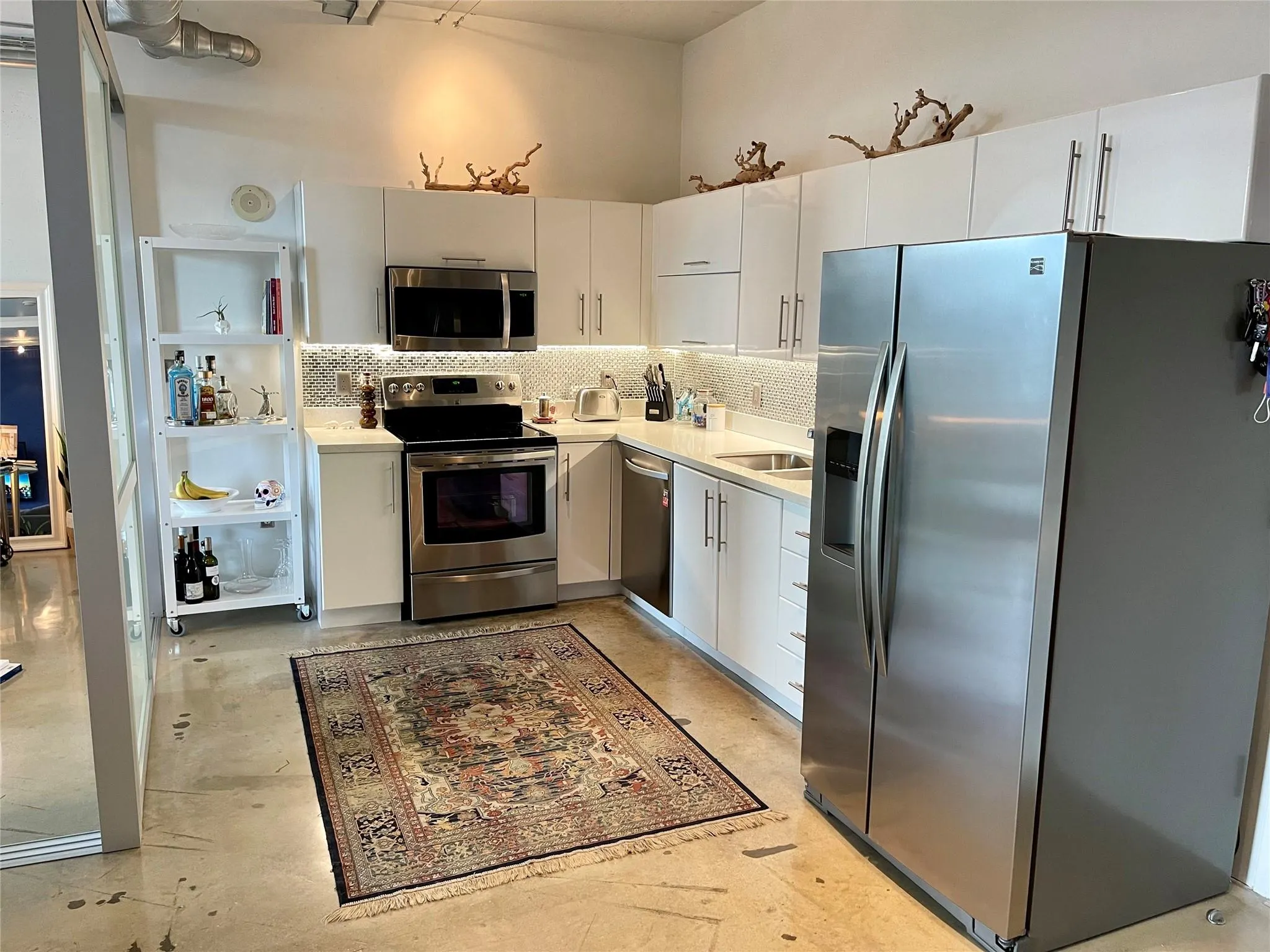 444 NE 30 ST, #1006