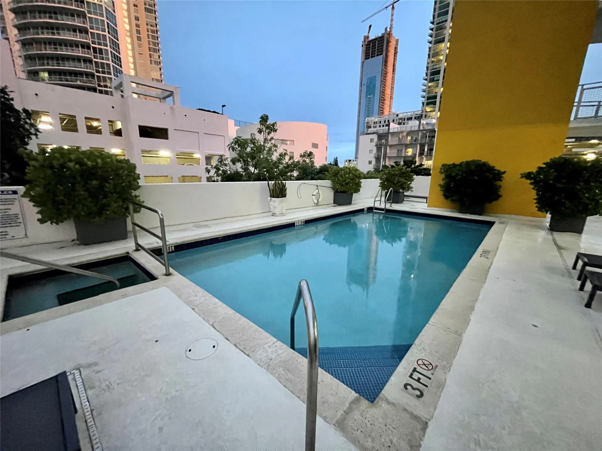 444 NE 30 ST, #1006