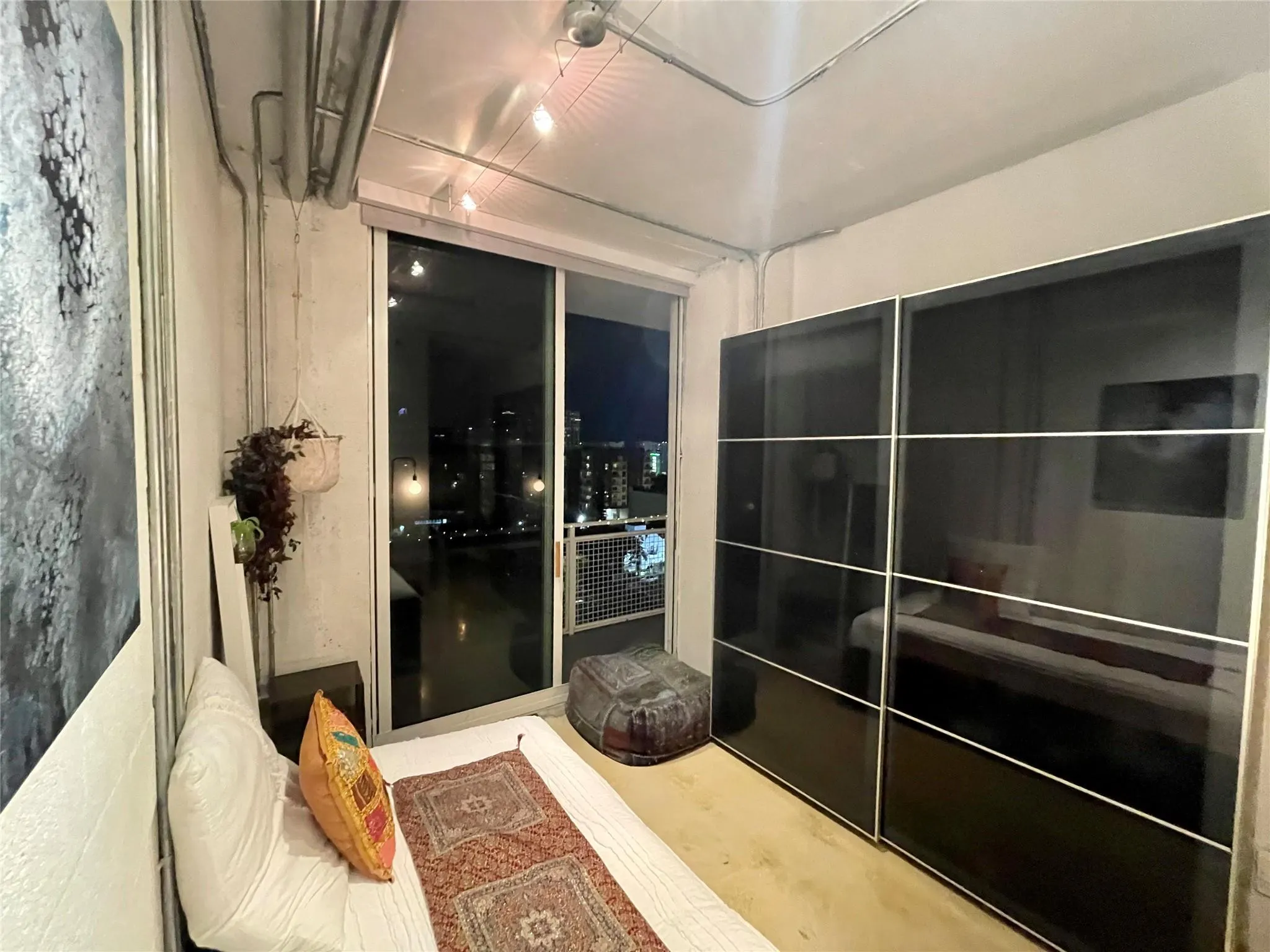 444 NE 30 ST, #1006