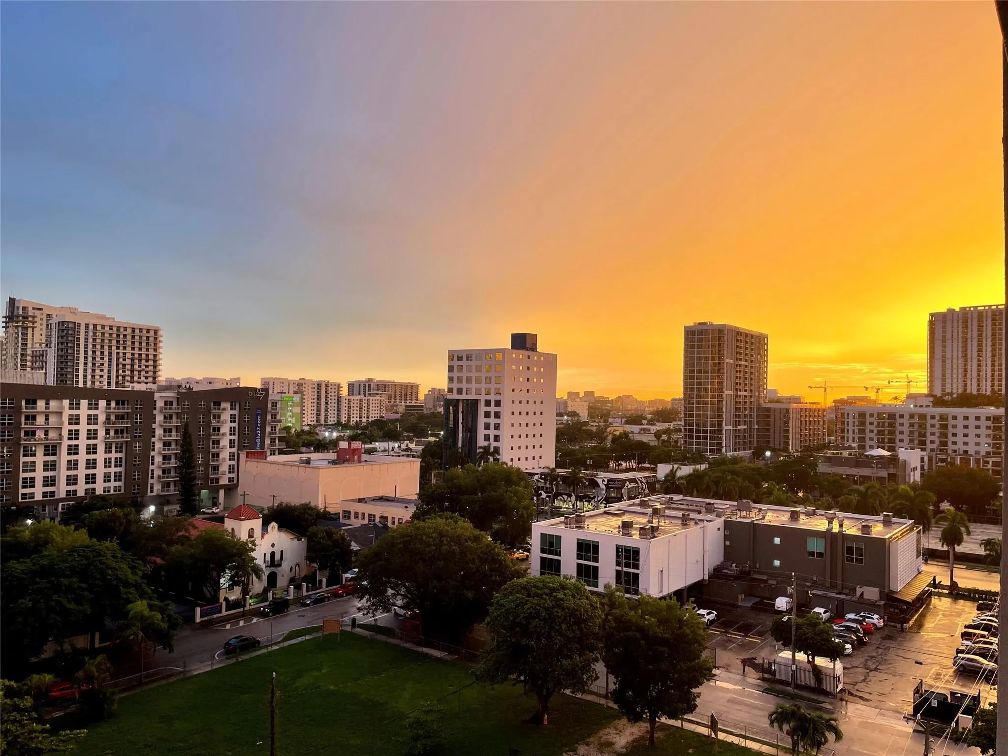 444 NE 30 ST, #1006