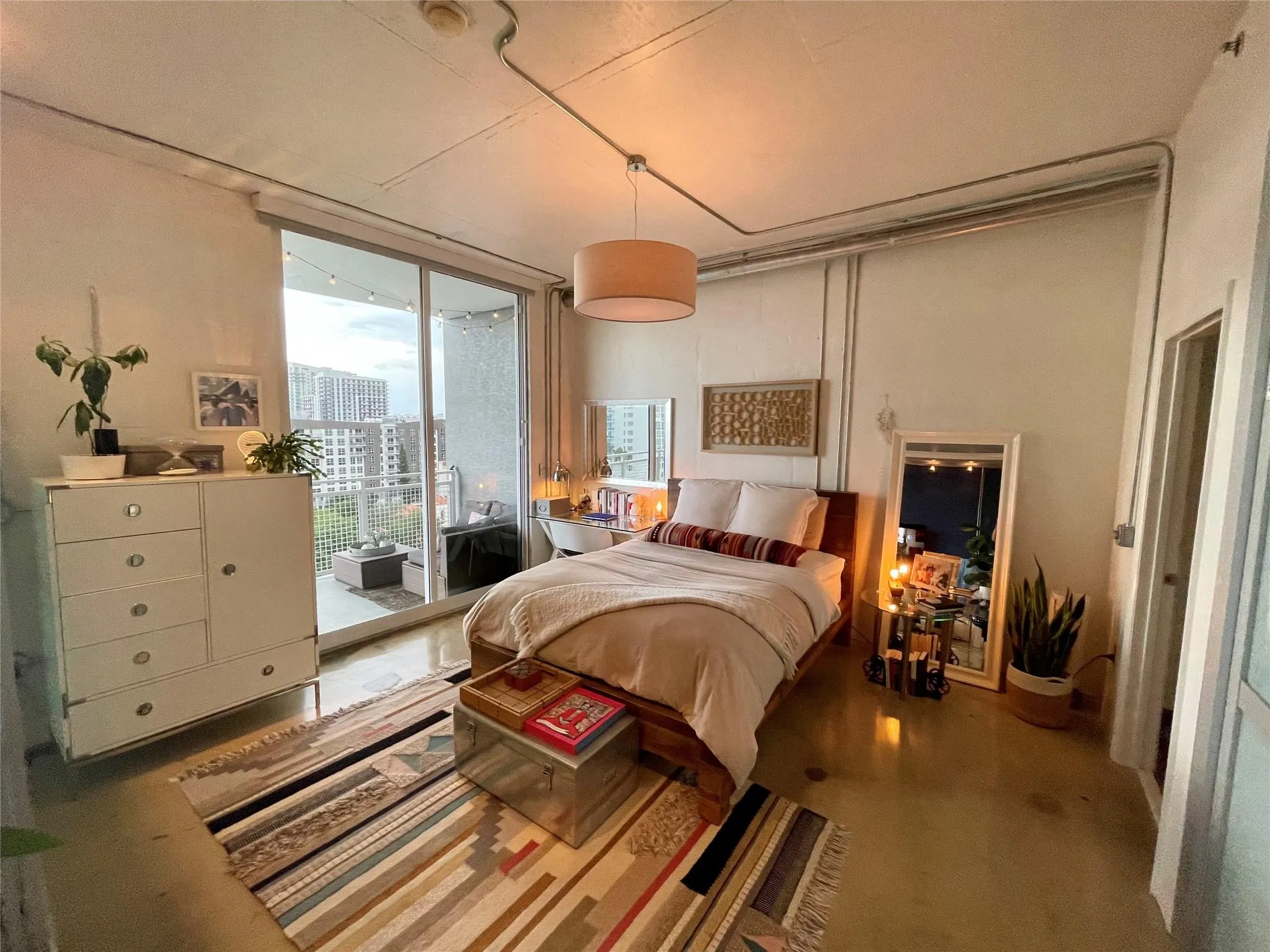 444 NE 30 ST, #1006