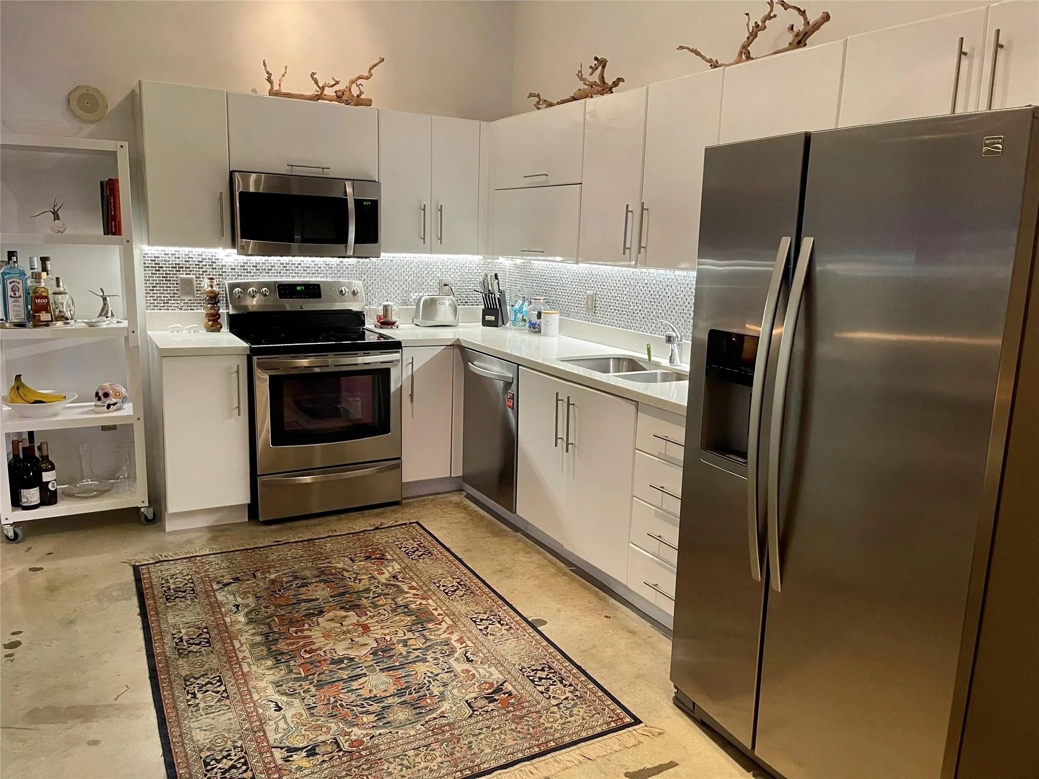 444 NE 30 ST, #1006