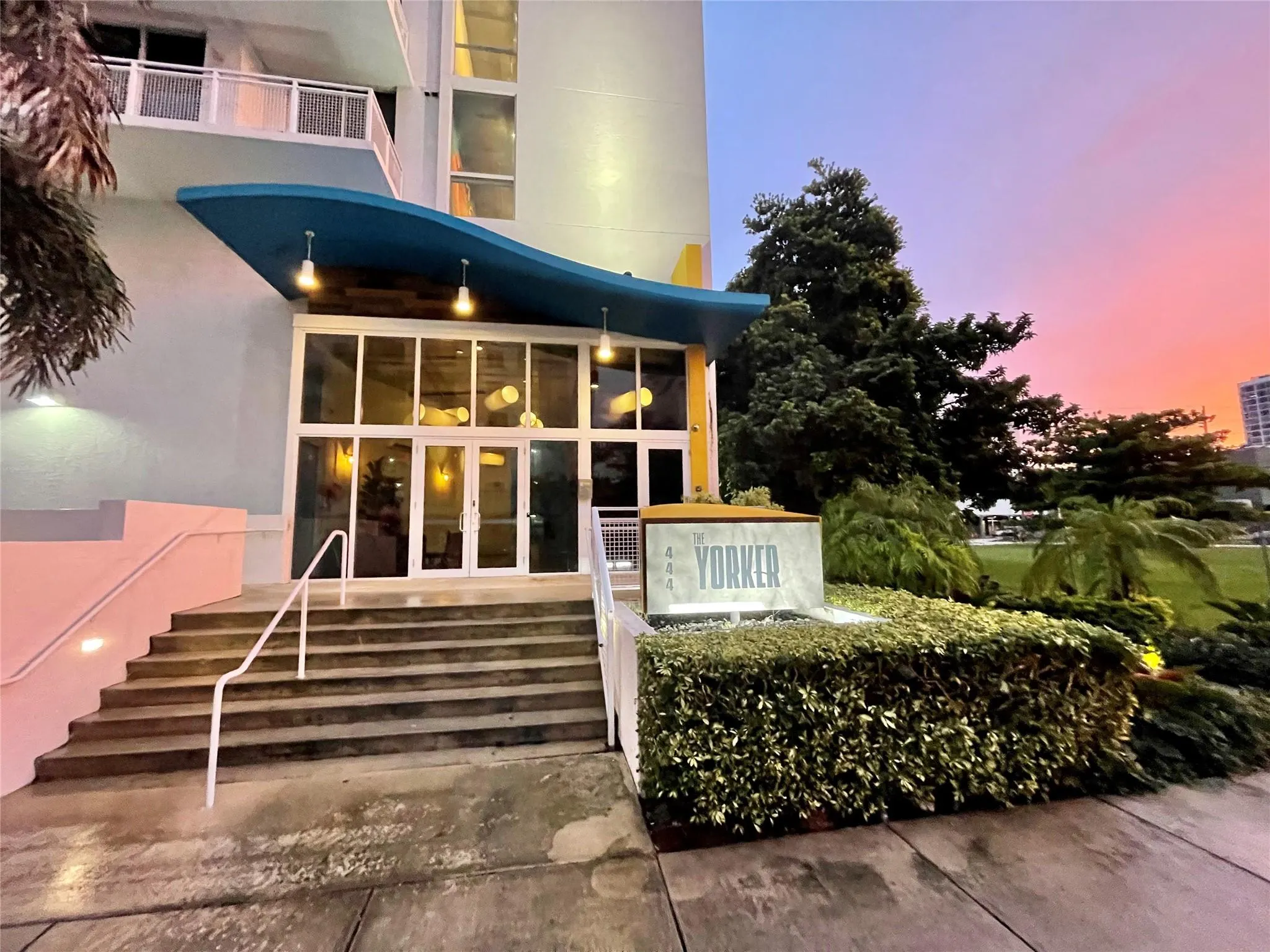 444 NE 30 ST, #1006