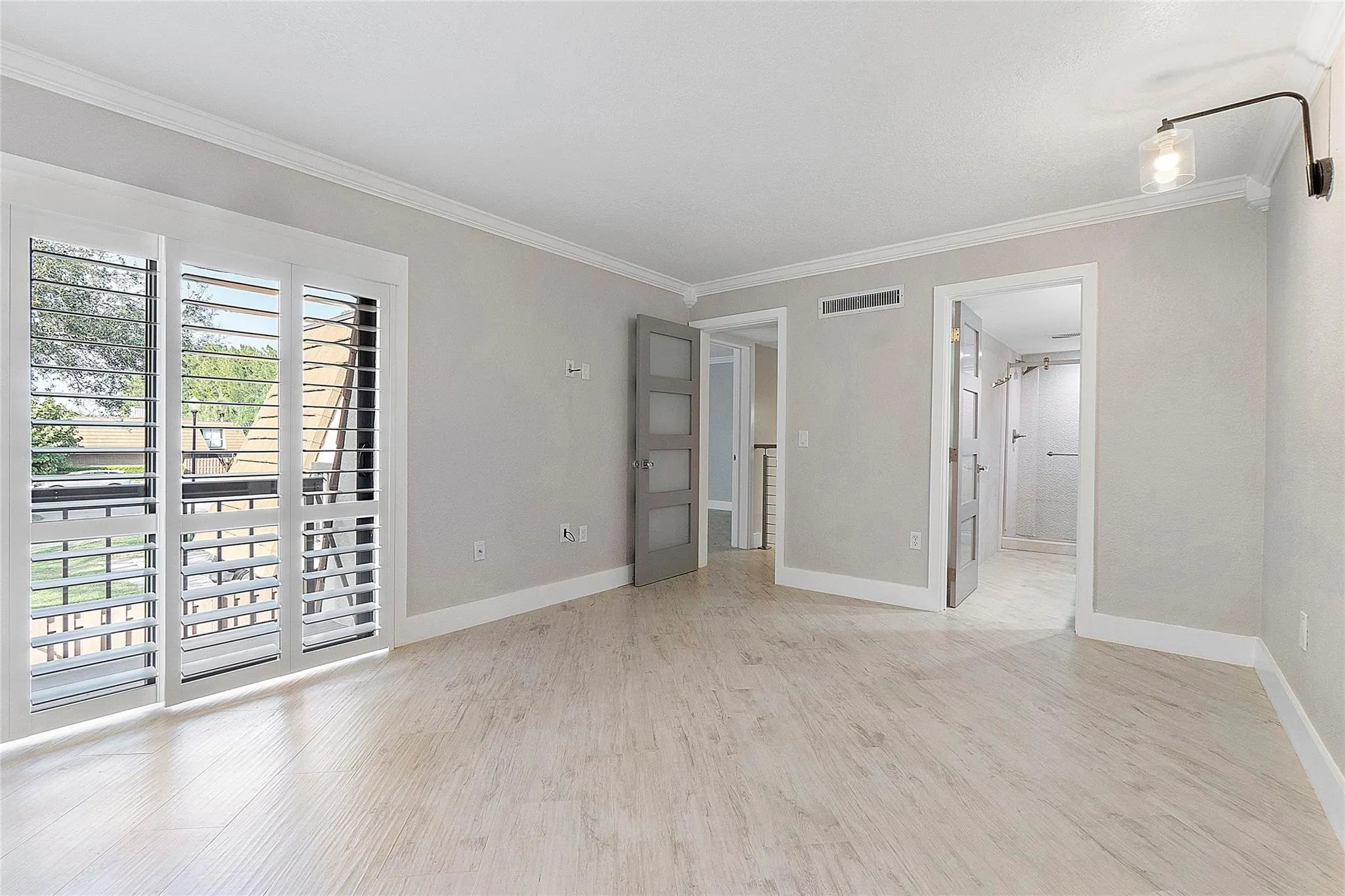 825 Center St, #4 A