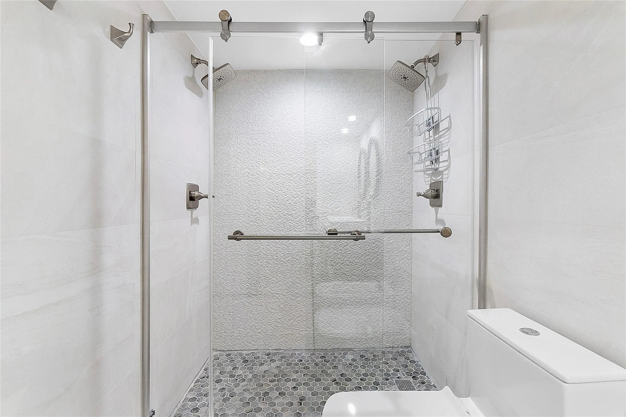 825 Center St, #4 A