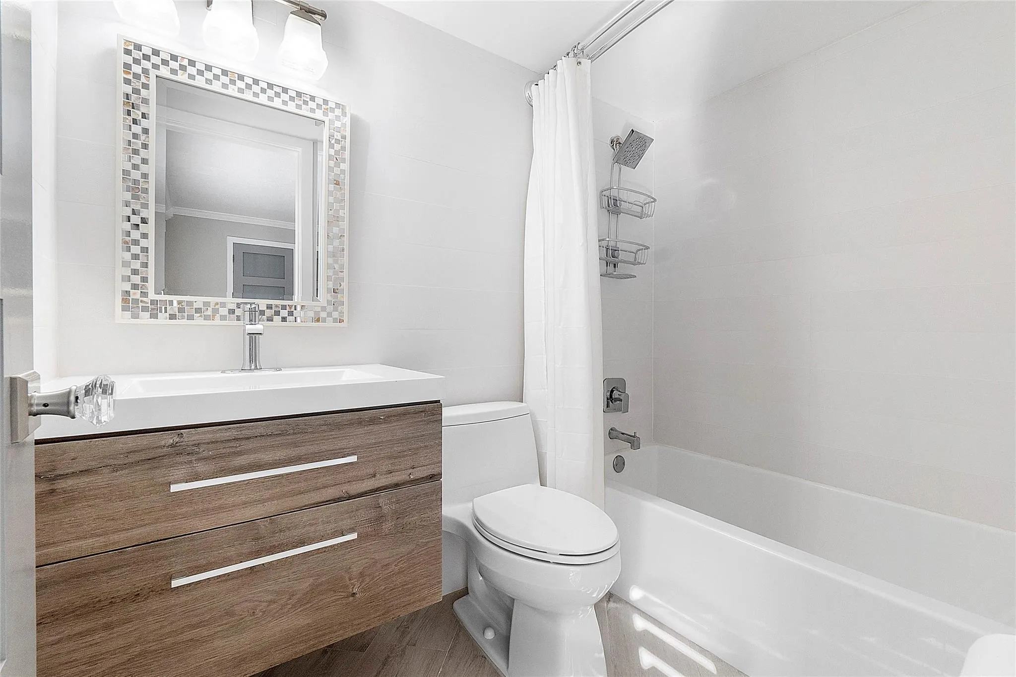 825 Center St, #4 A