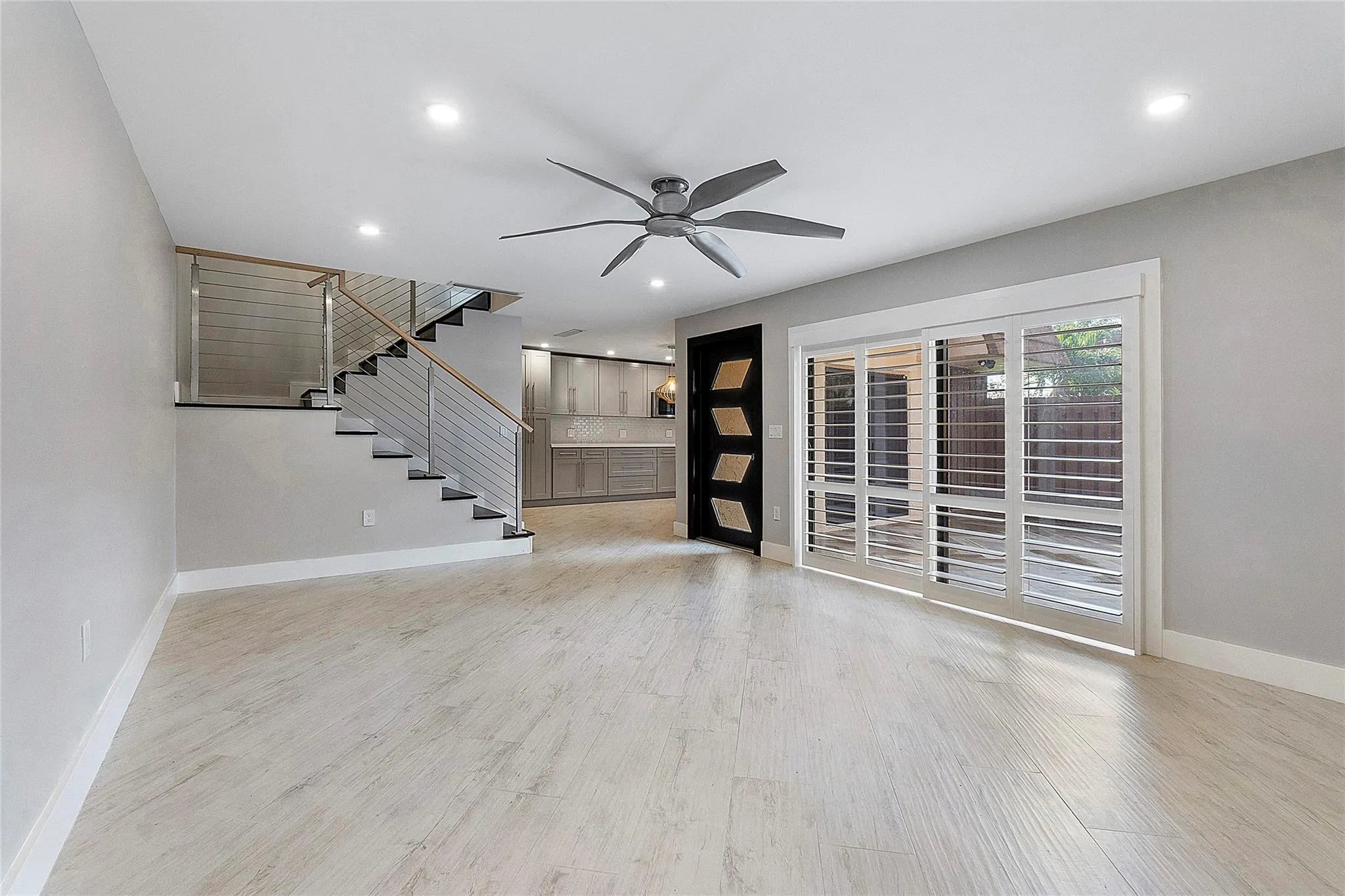 825 Center St, #4 A