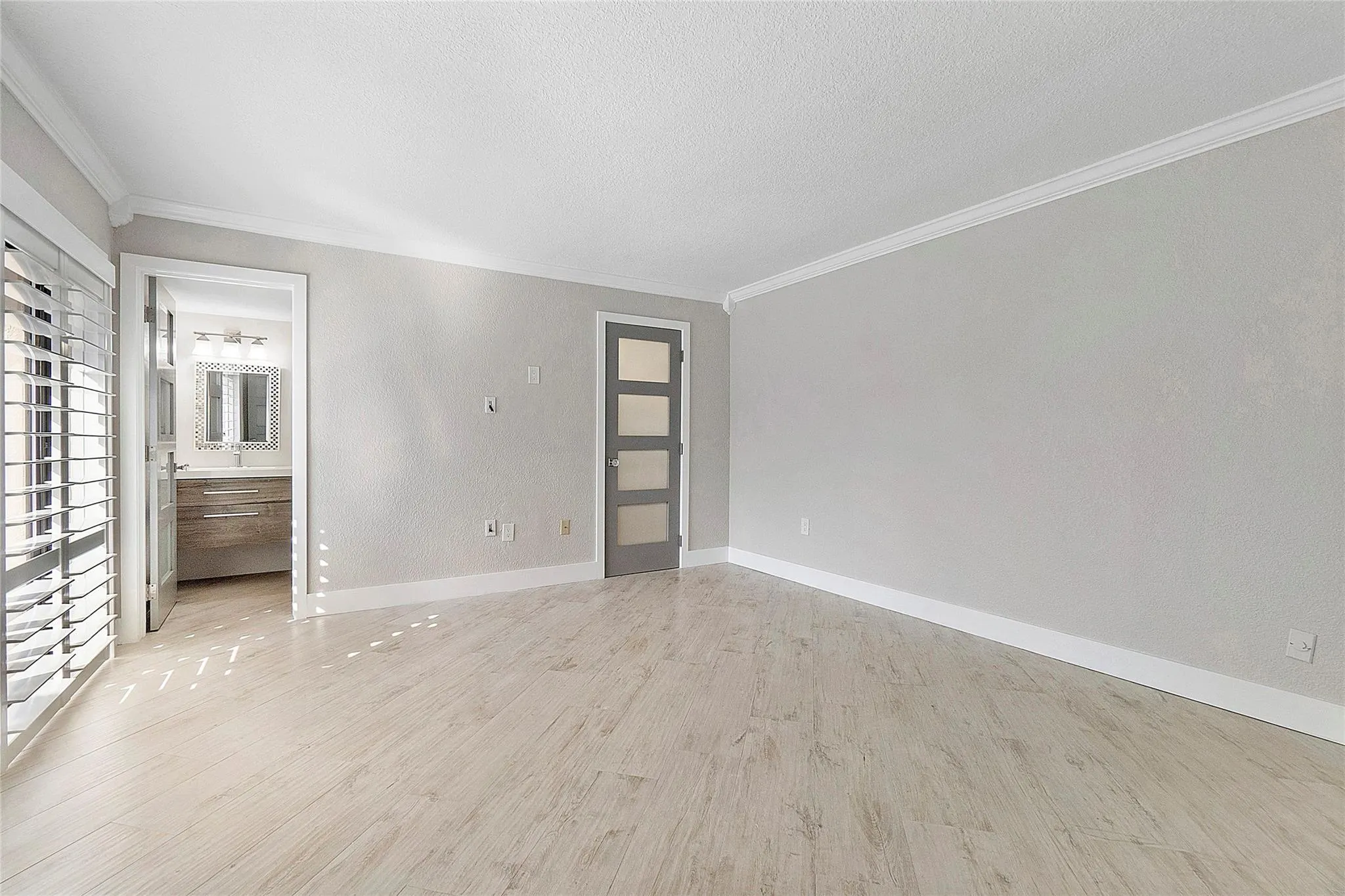 825 Center St, #4 A
