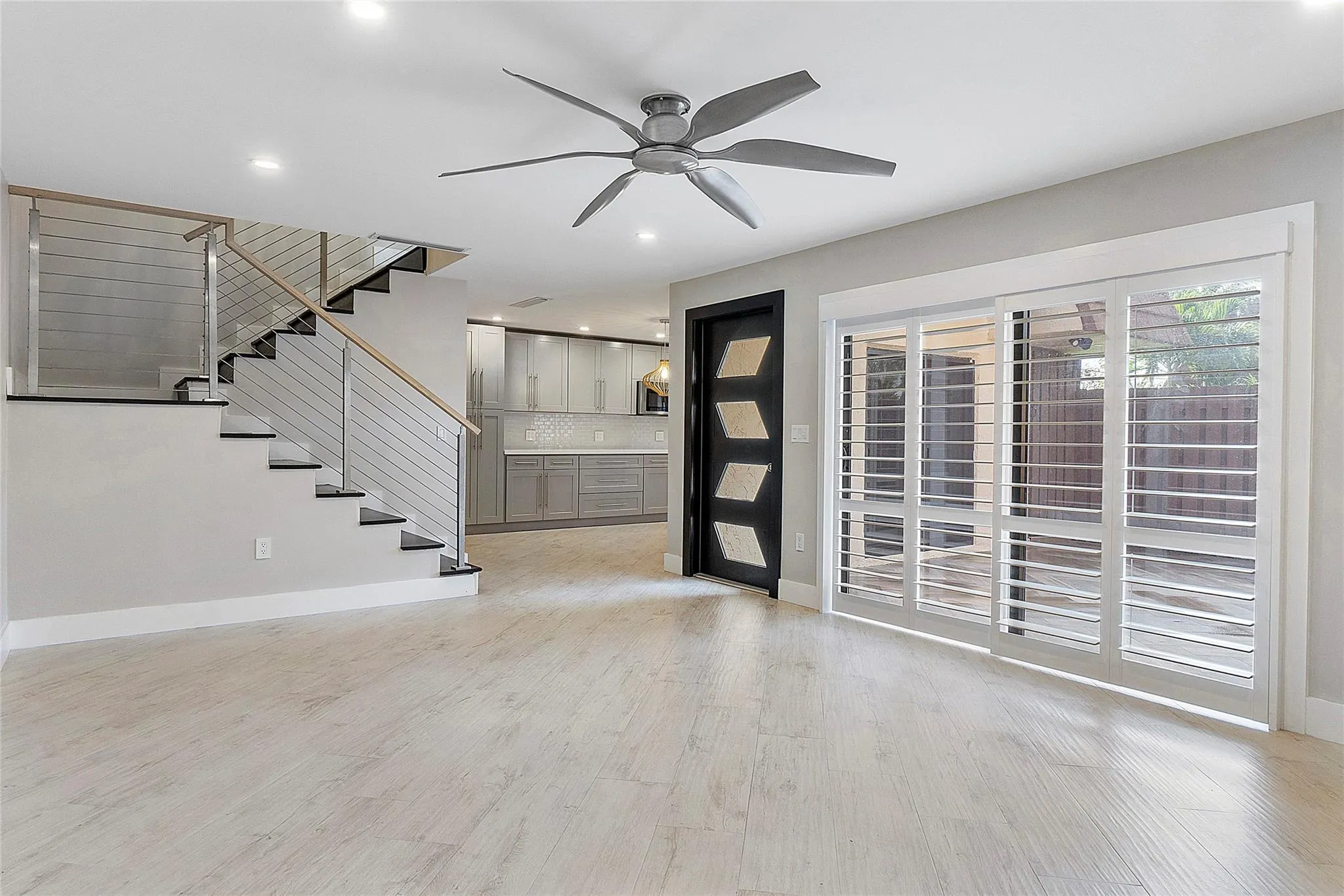 825 Center St, #4 A