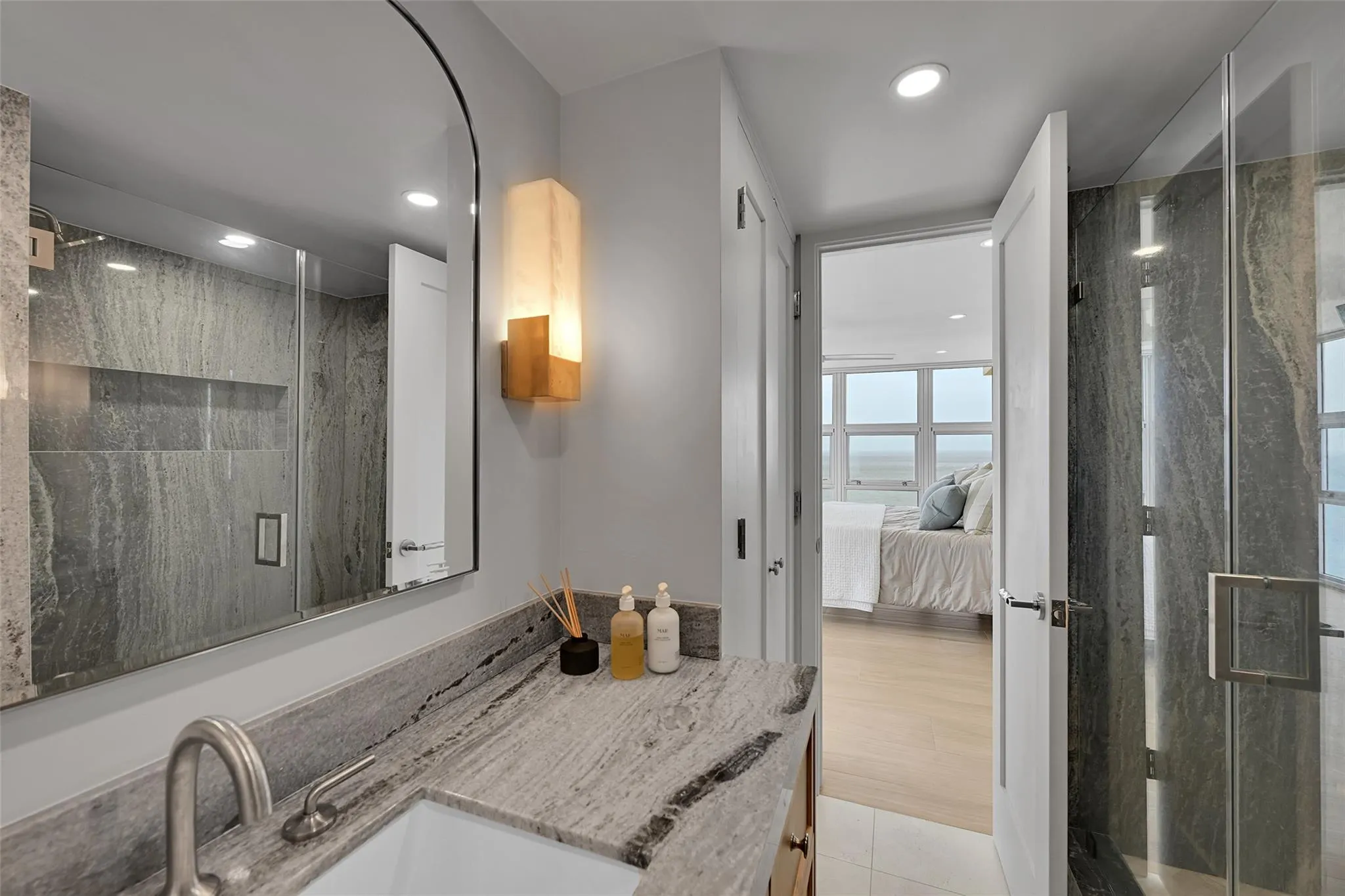 525 N Ocean Blvd, #1724