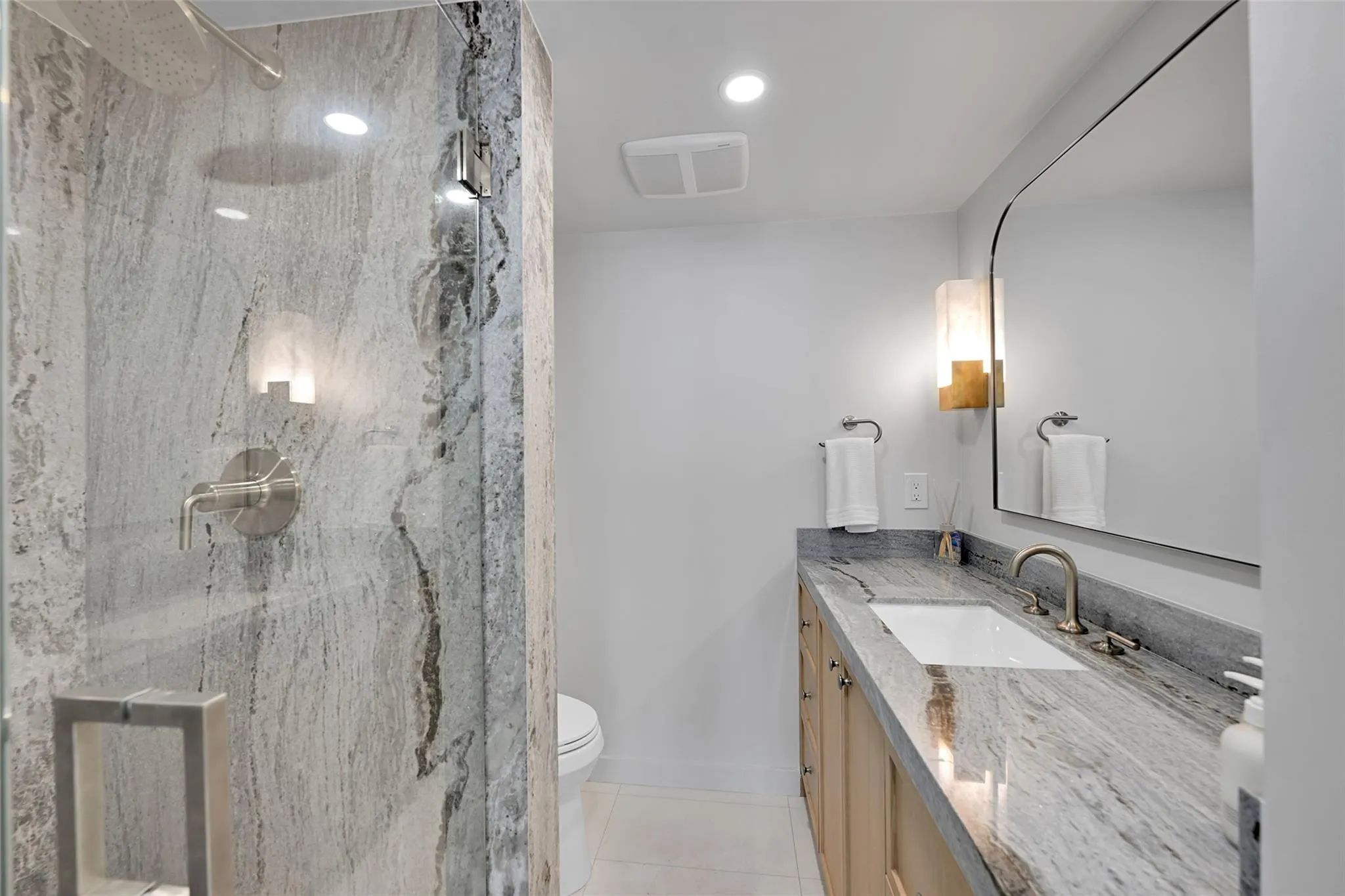 525 N Ocean Blvd, #1724