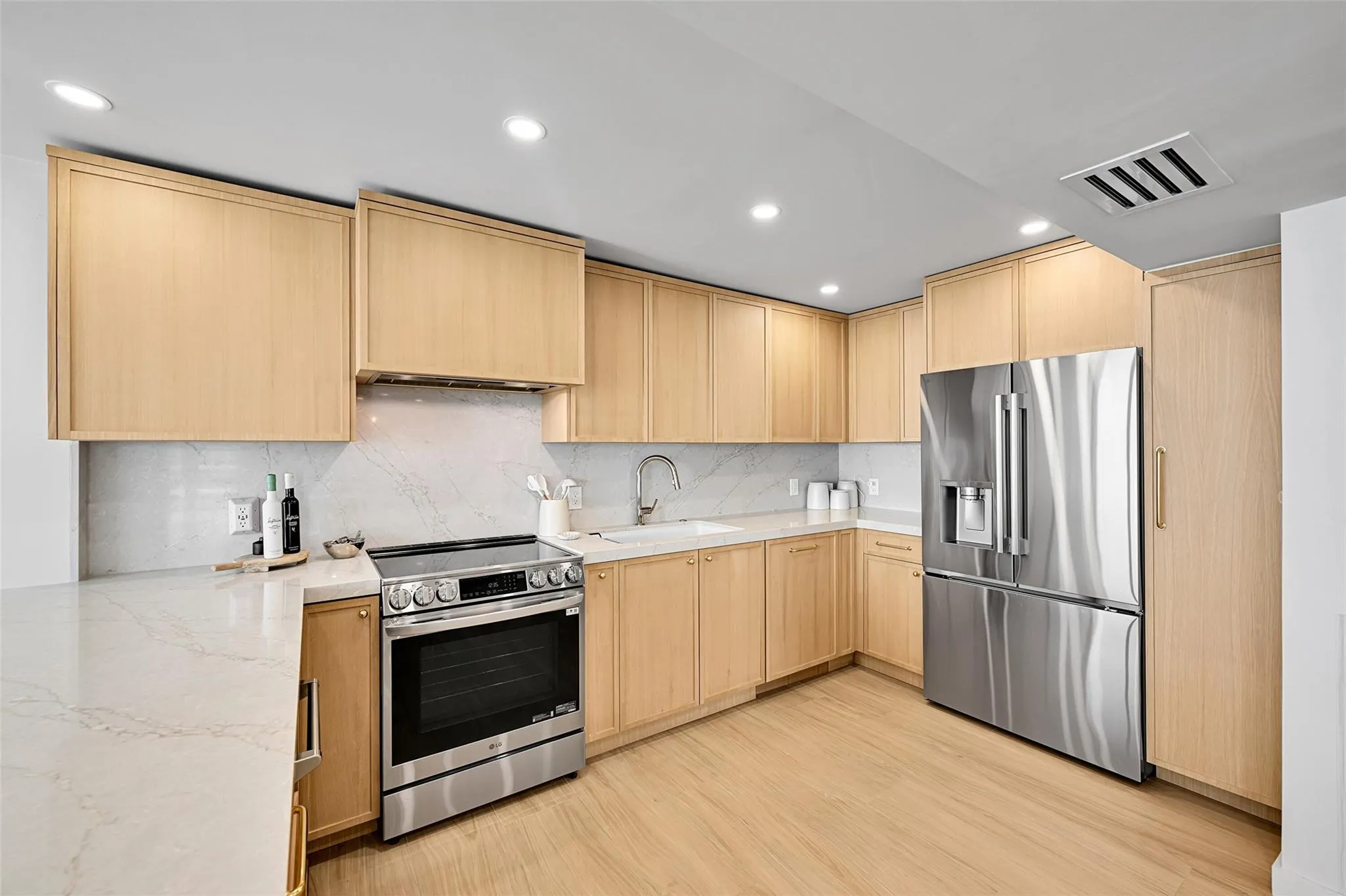 525 N Ocean Blvd, #1724