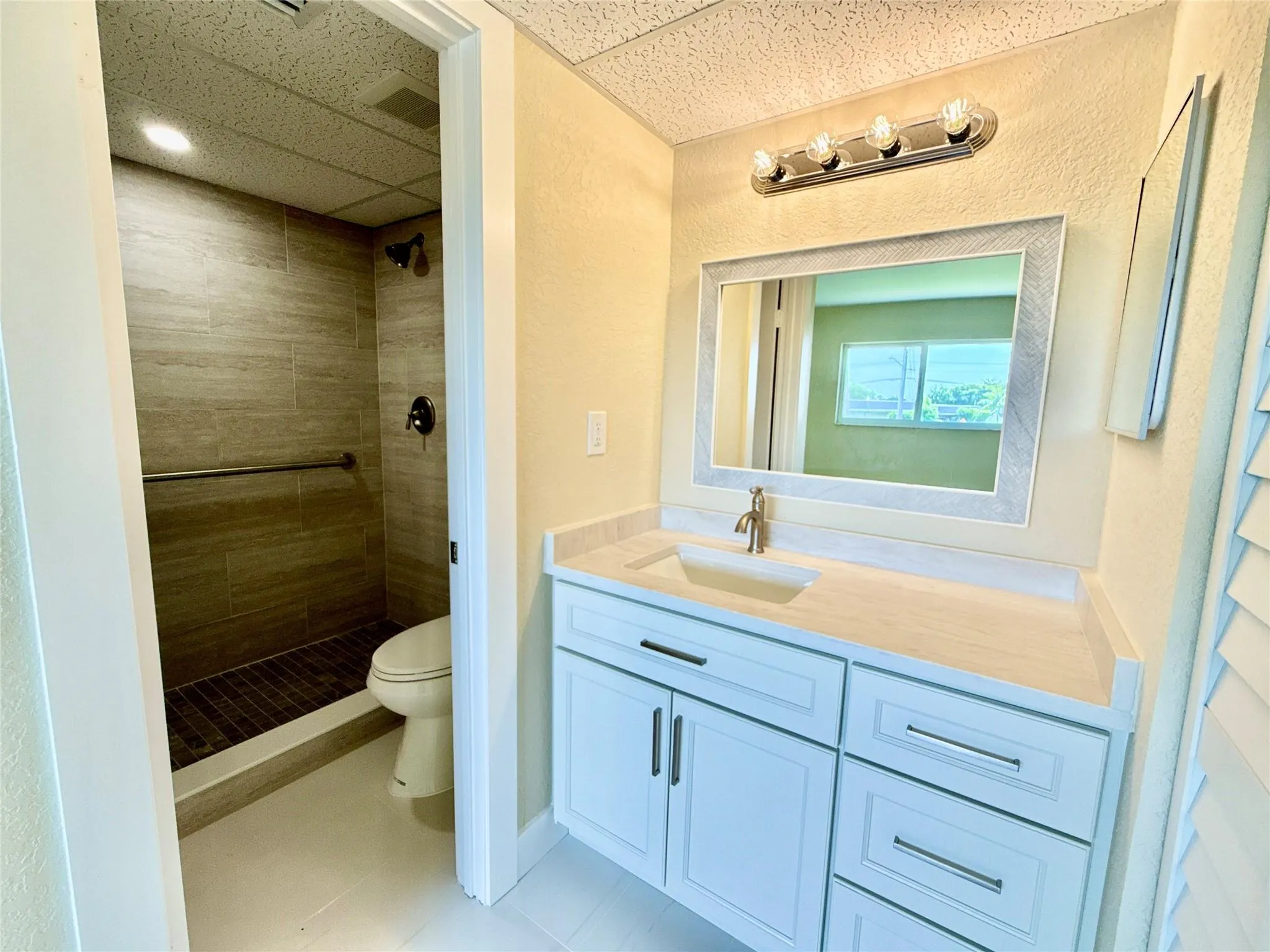 7887 Golf Circle Dr, #211