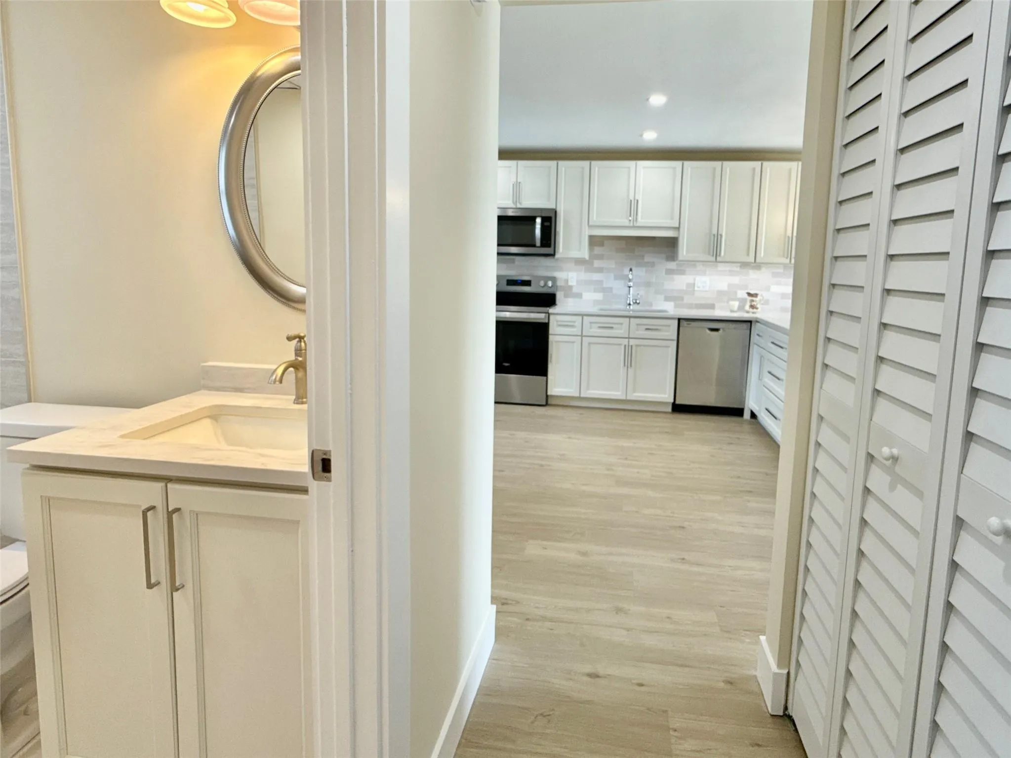 7887 Golf Circle Dr, #211
