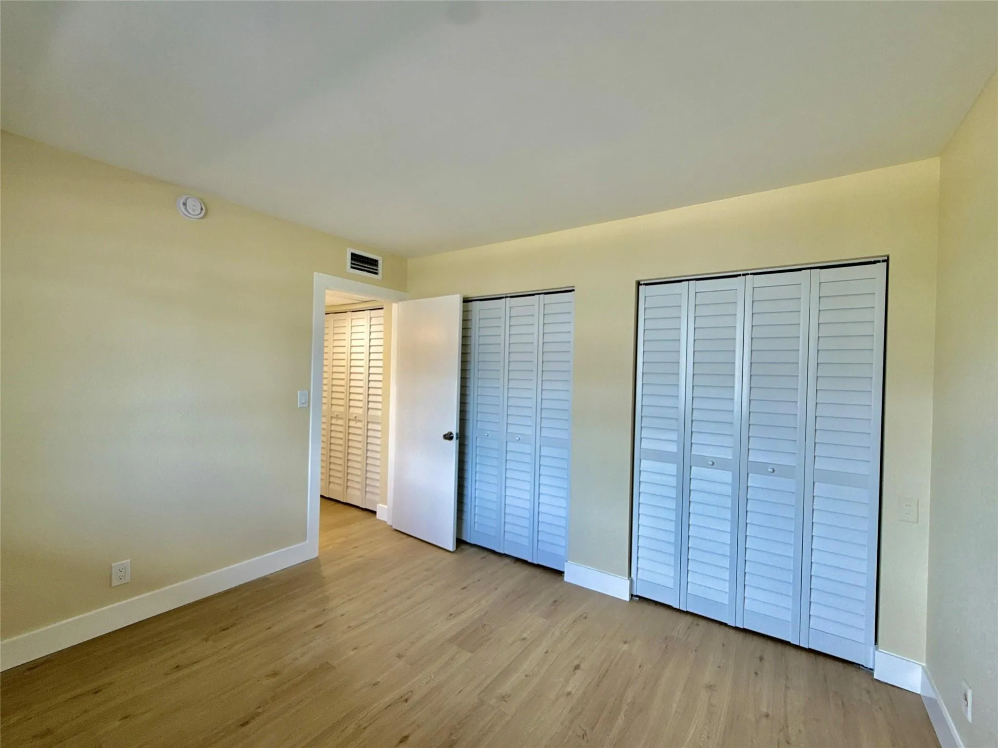 7887 Golf Circle Dr, #211