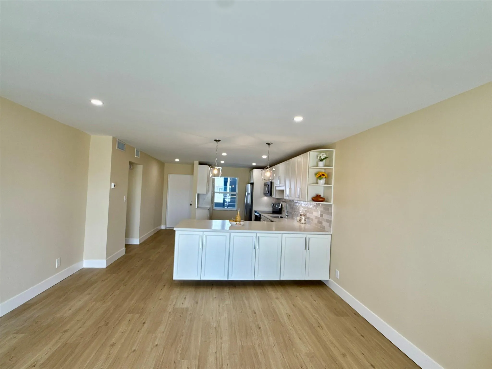 7887 Golf Circle Dr, #211
