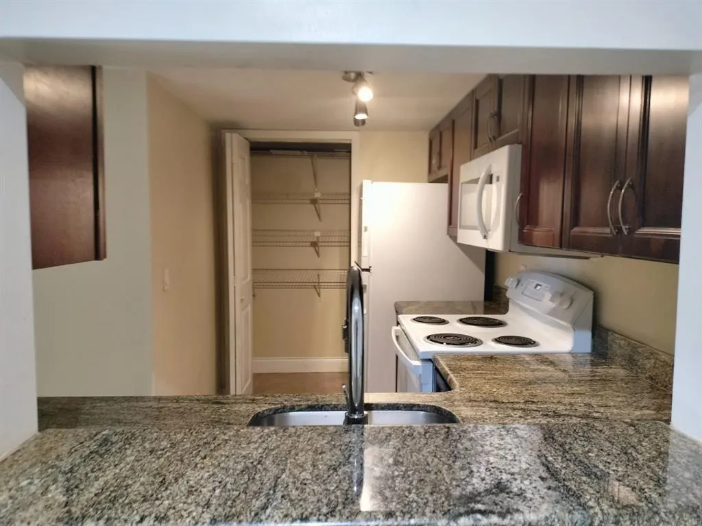 10781 Cleary Blvd, #207