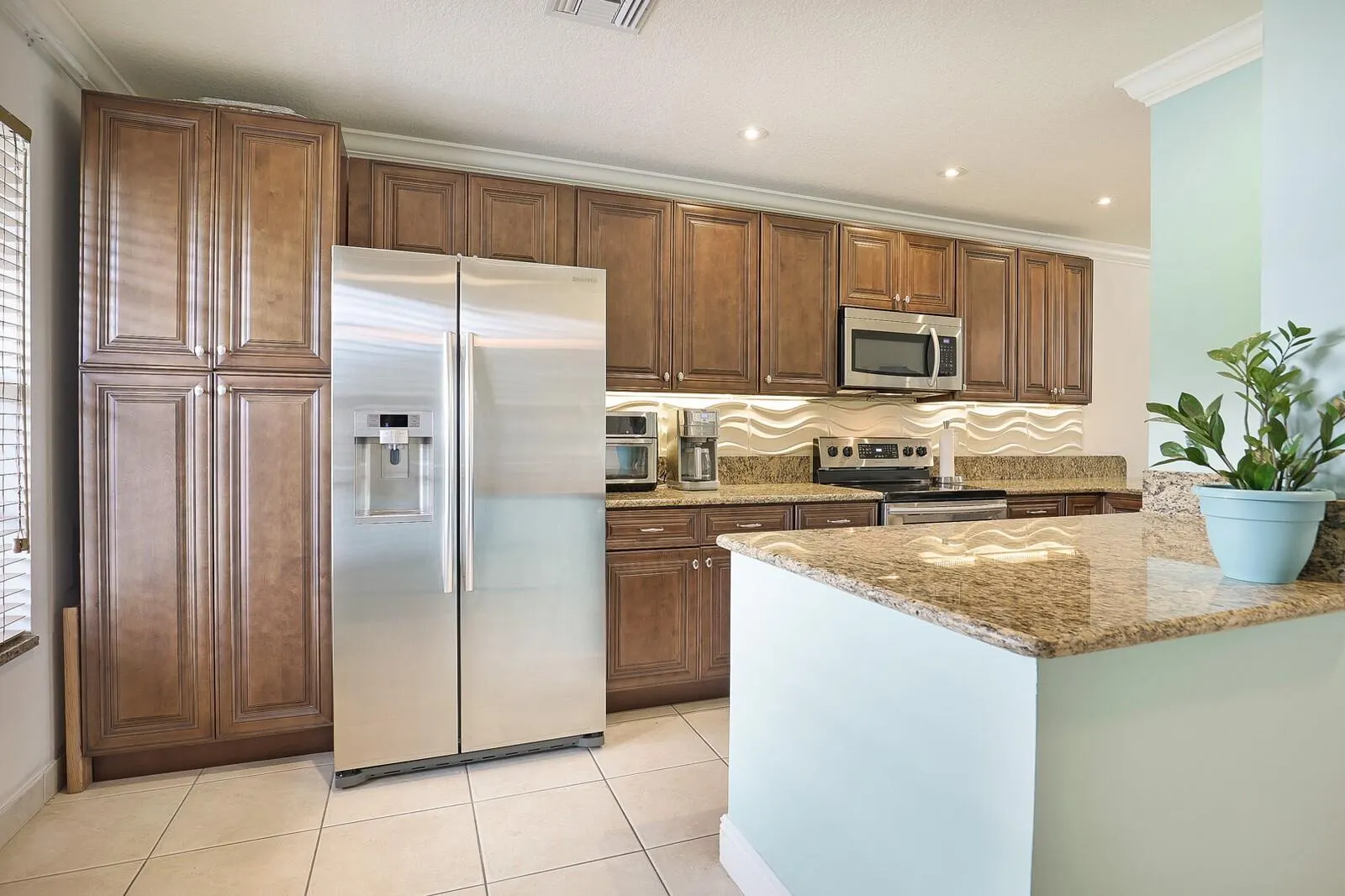 1141 Calamondin Ter, #202