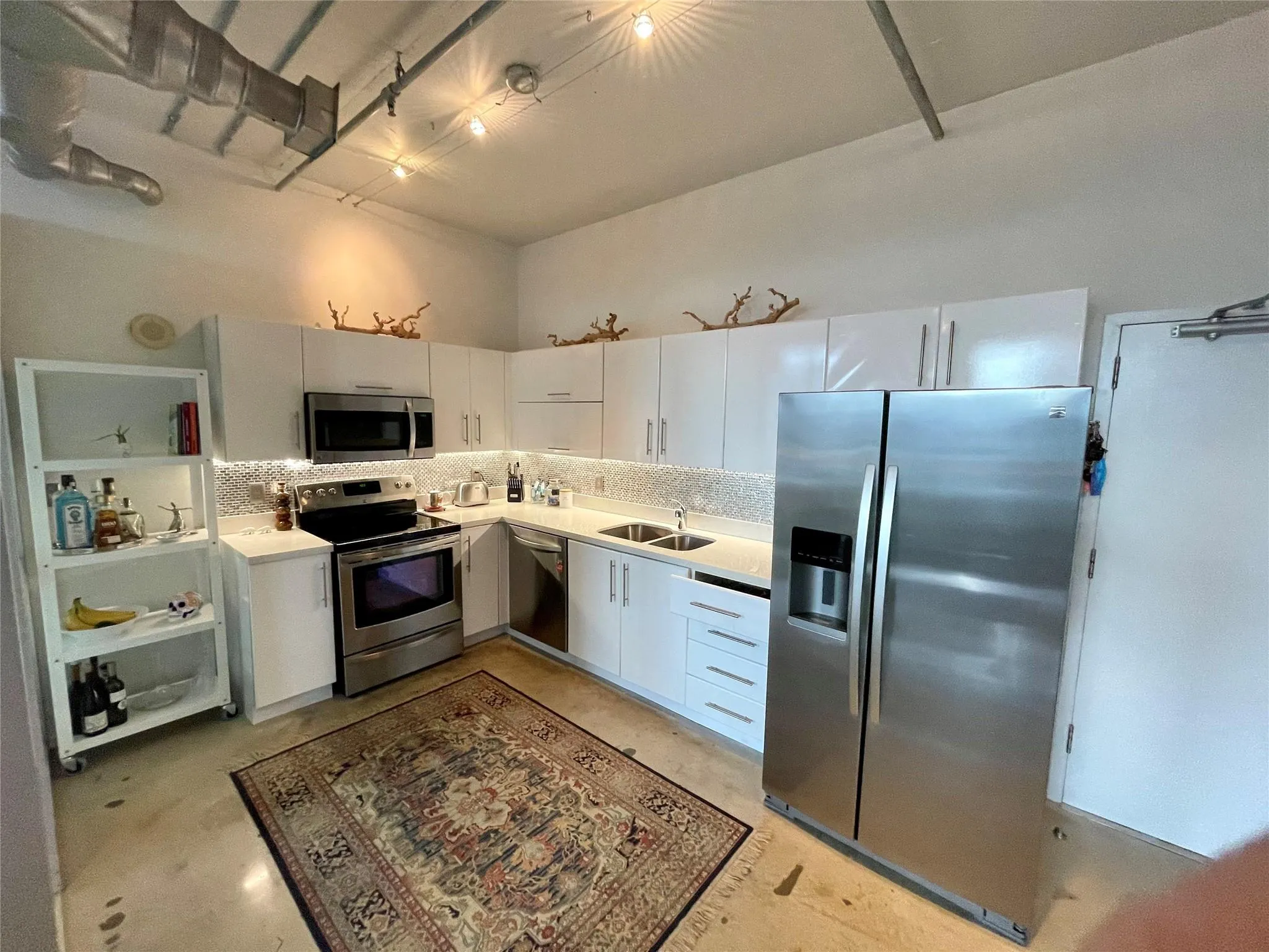 444 NE 30 ST, #1006