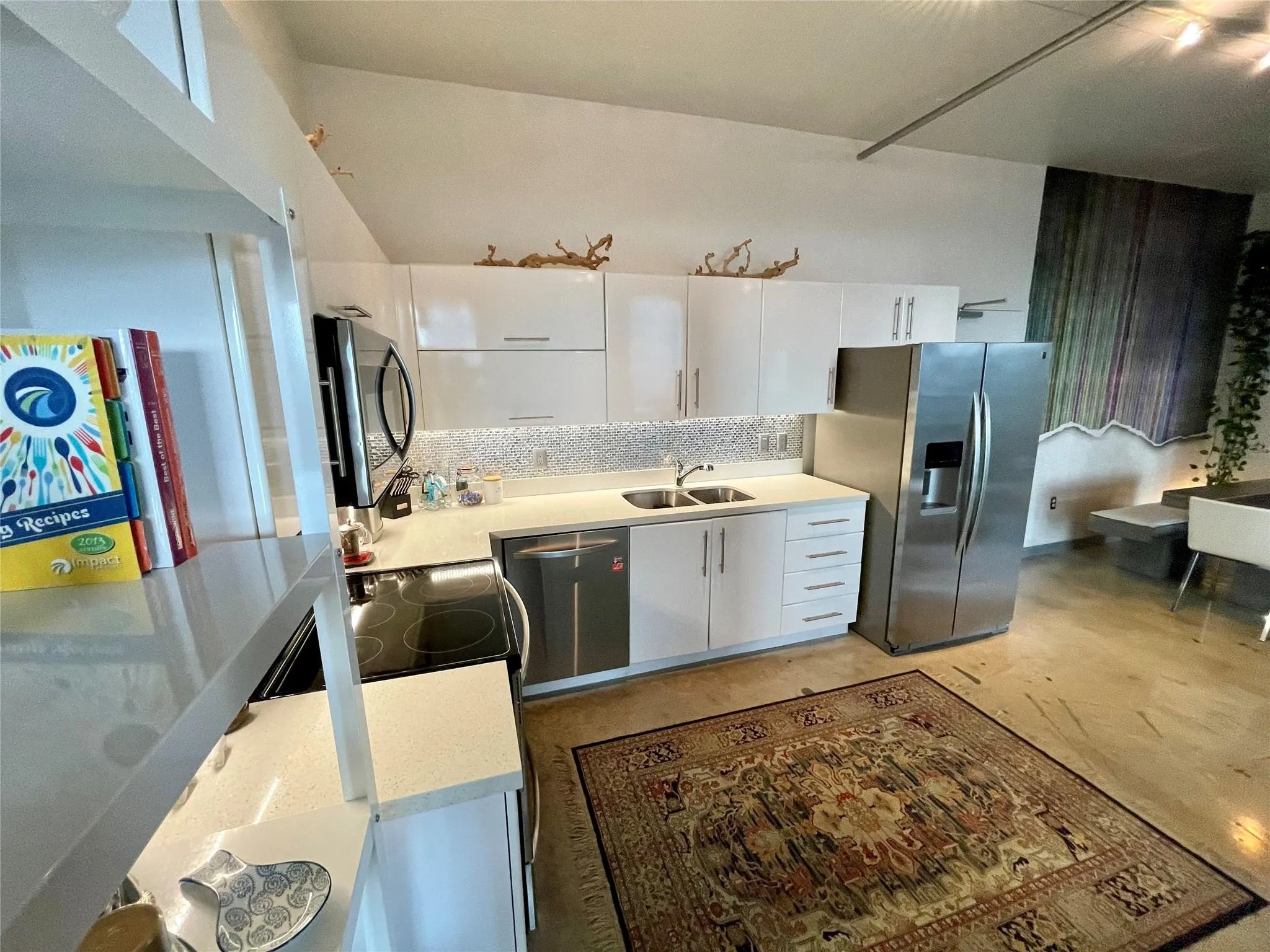 444 NE 30 ST, #1006