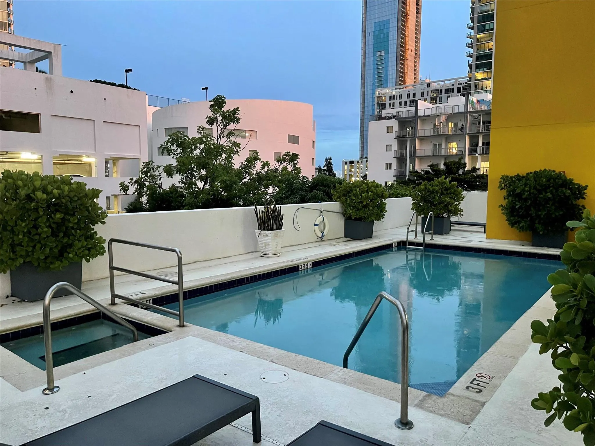 444 NE 30 ST, #1006