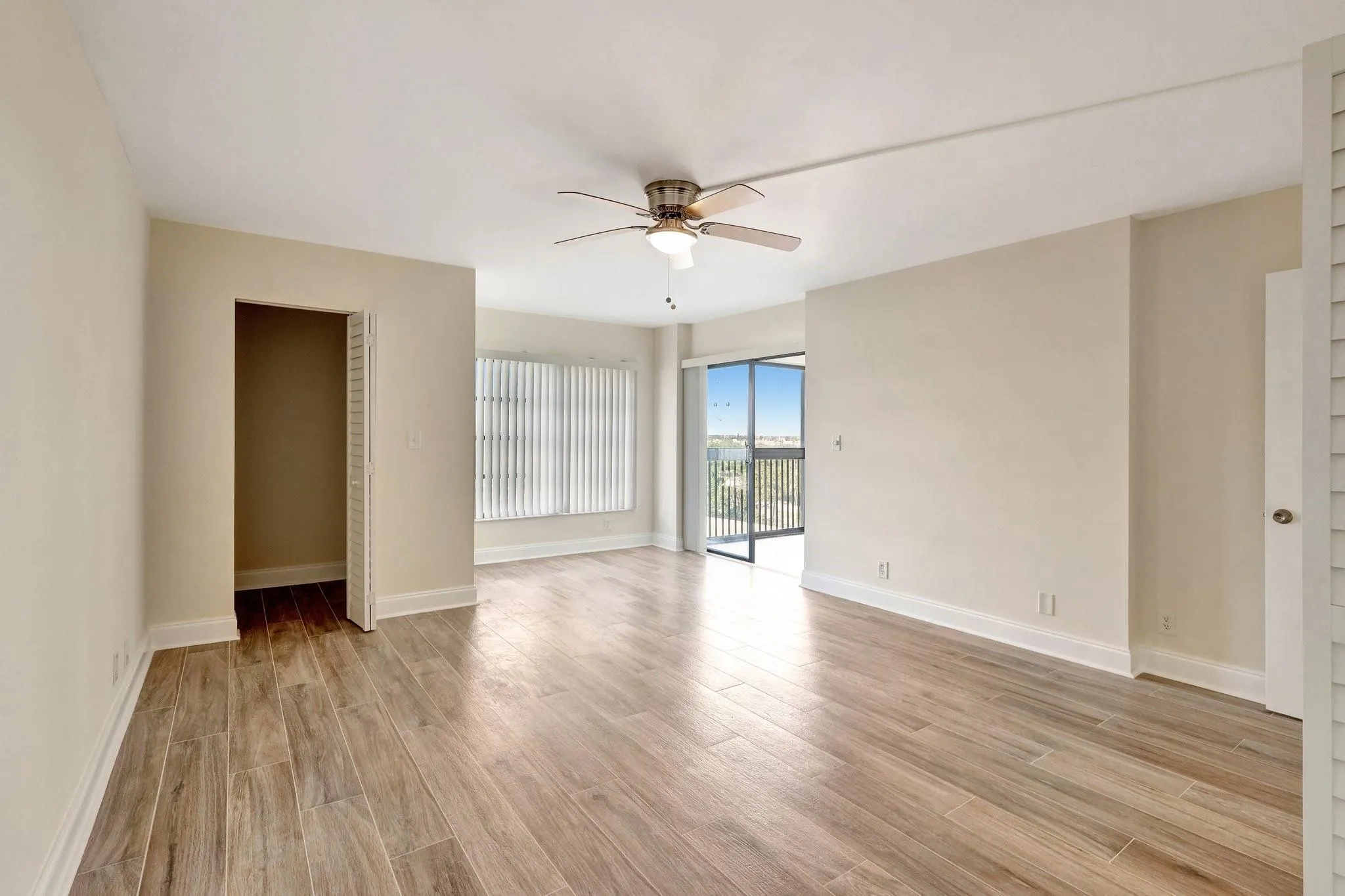 14460 Strathmore Ln, #807