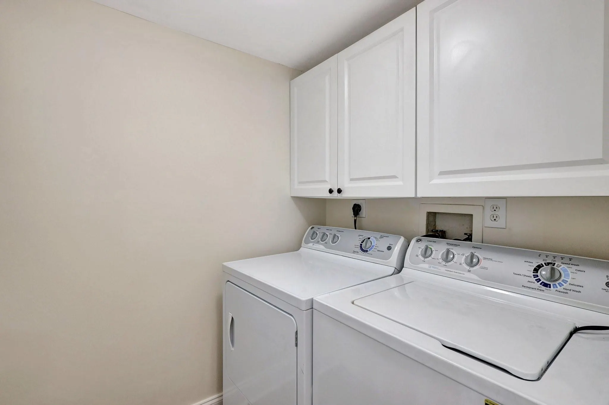 14460 Strathmore Ln, #807