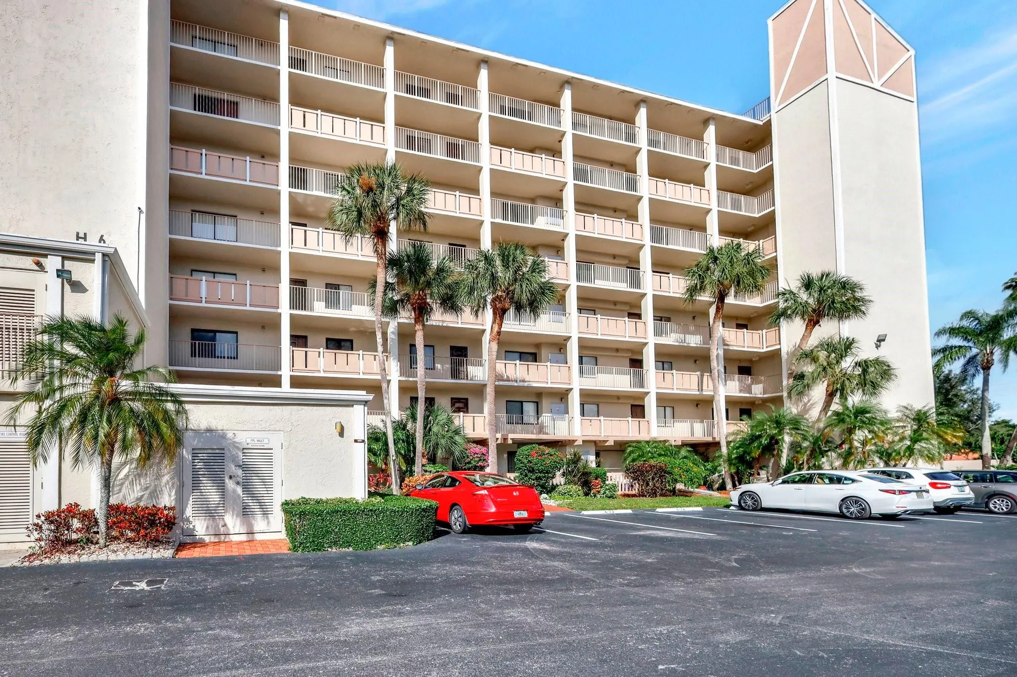 14460 Strathmore Ln, #807