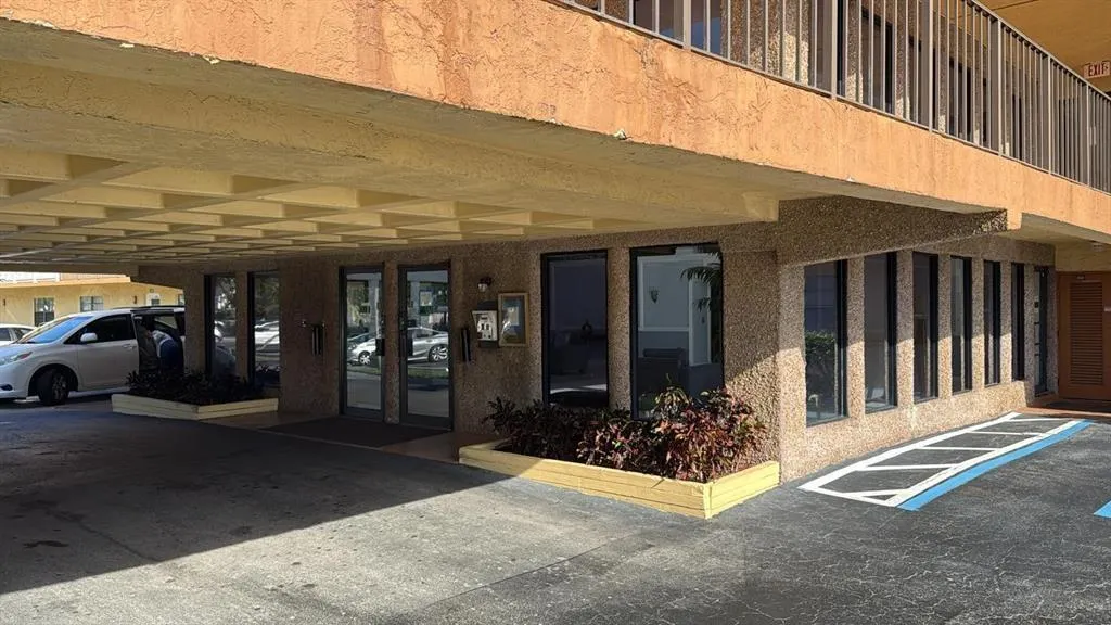 9273 SW 8th St, #216