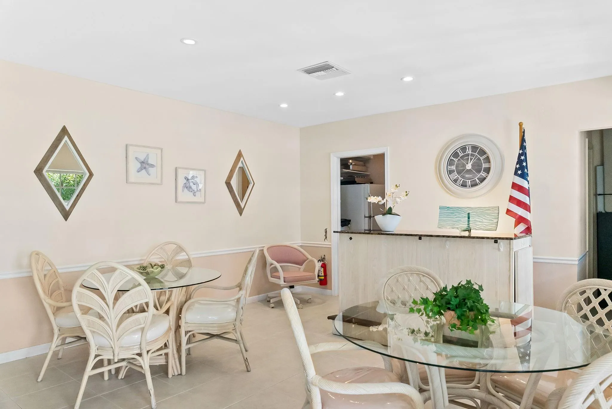 3050 NE 48th St, #309