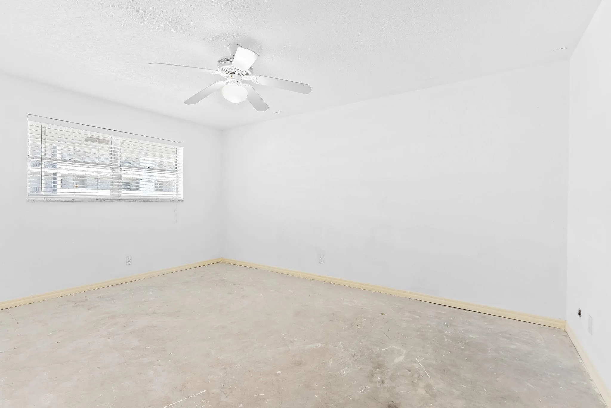 3050 NE 48th St, #309